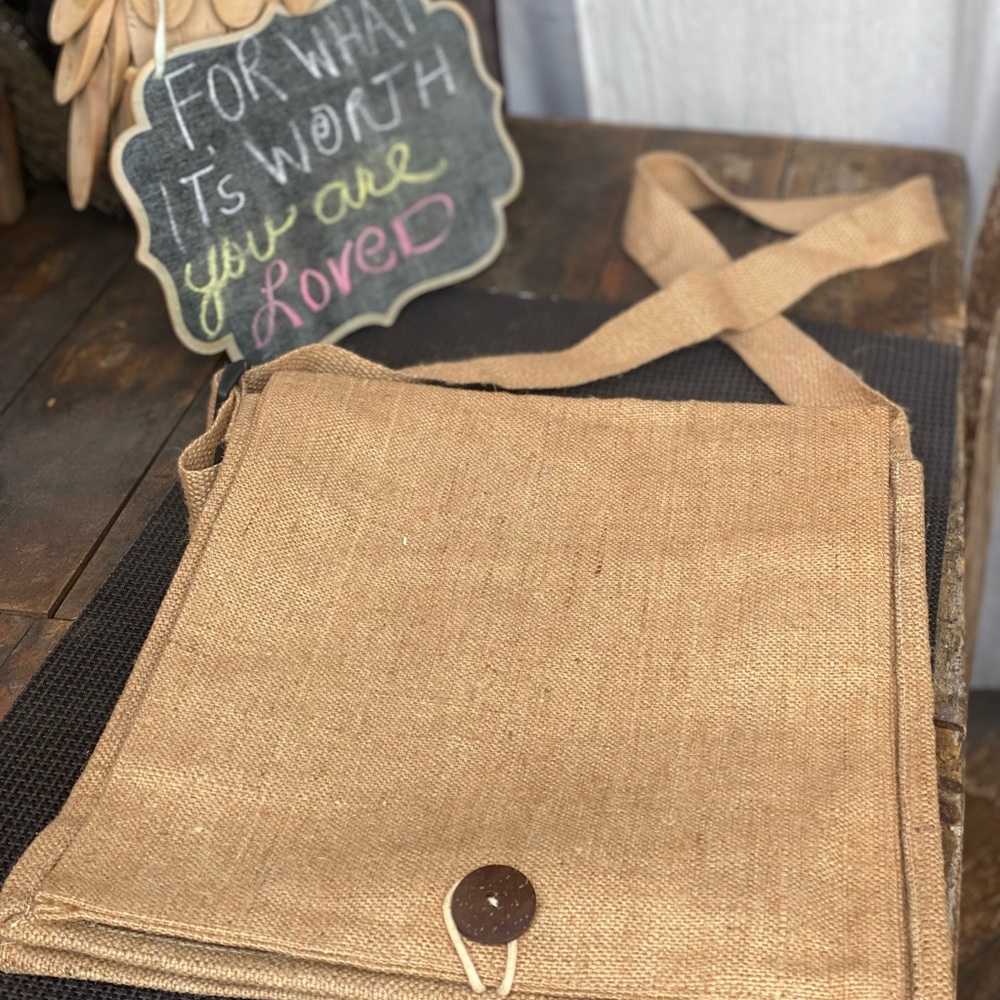 Burlap Messenger Bag – Eco-Friendly Boho Crossbody Purse